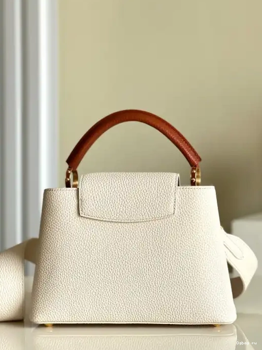 LOUIS VUITTON CAPUCINES BB 0327